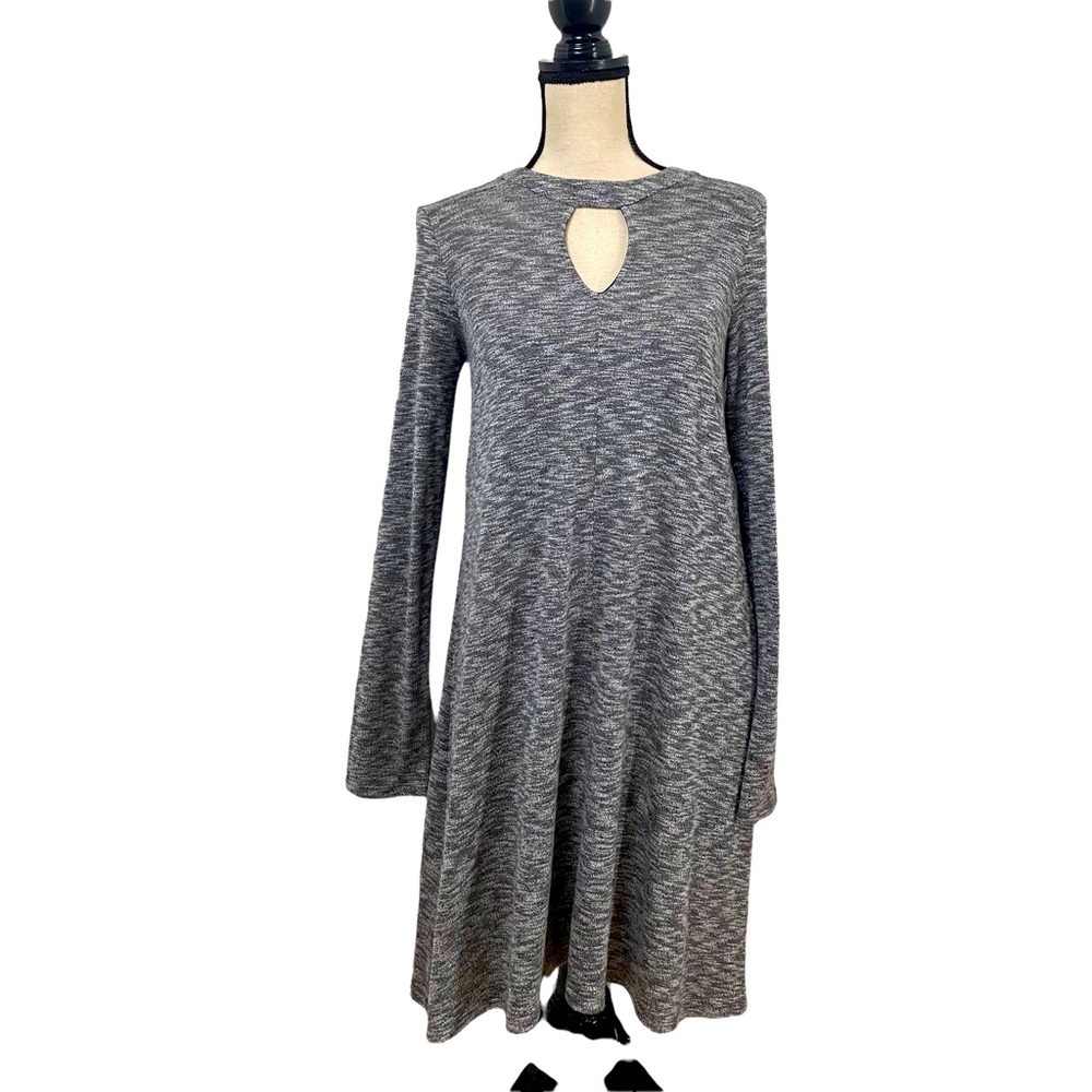 Alya Long Sleeves Pull Over Gray and White Light Sweater Dress.